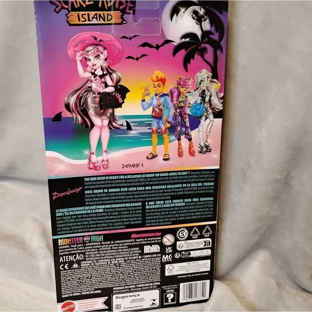 Monster High Draculaura Scare-adise Doll - Picture 2 of 3